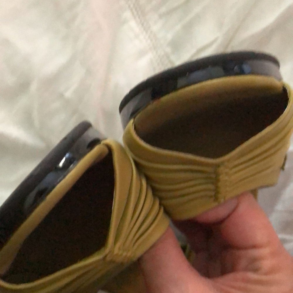 Sandals - Picture 2 of 5